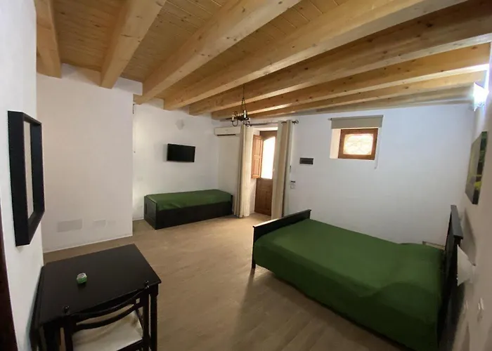 Decadracma Pensionat 3*