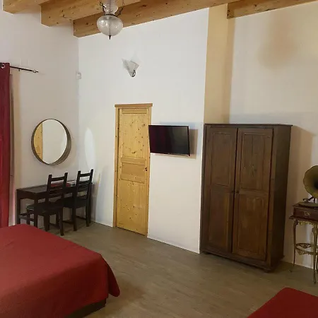 בית הארחה Decadracma