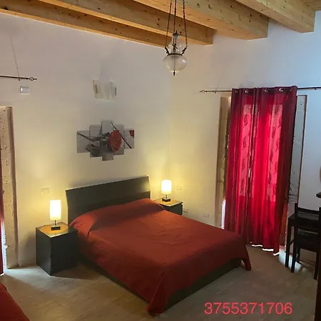 בית הארחה Decadracma 4*