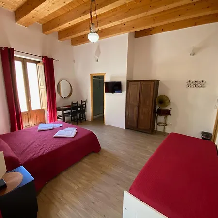 Decadracma 4* סירקוזה