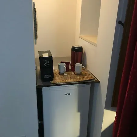 Decadracma בית הארחה